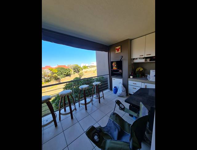 2 BEDROOM APARTMENT TO LET IN WEST BEACH